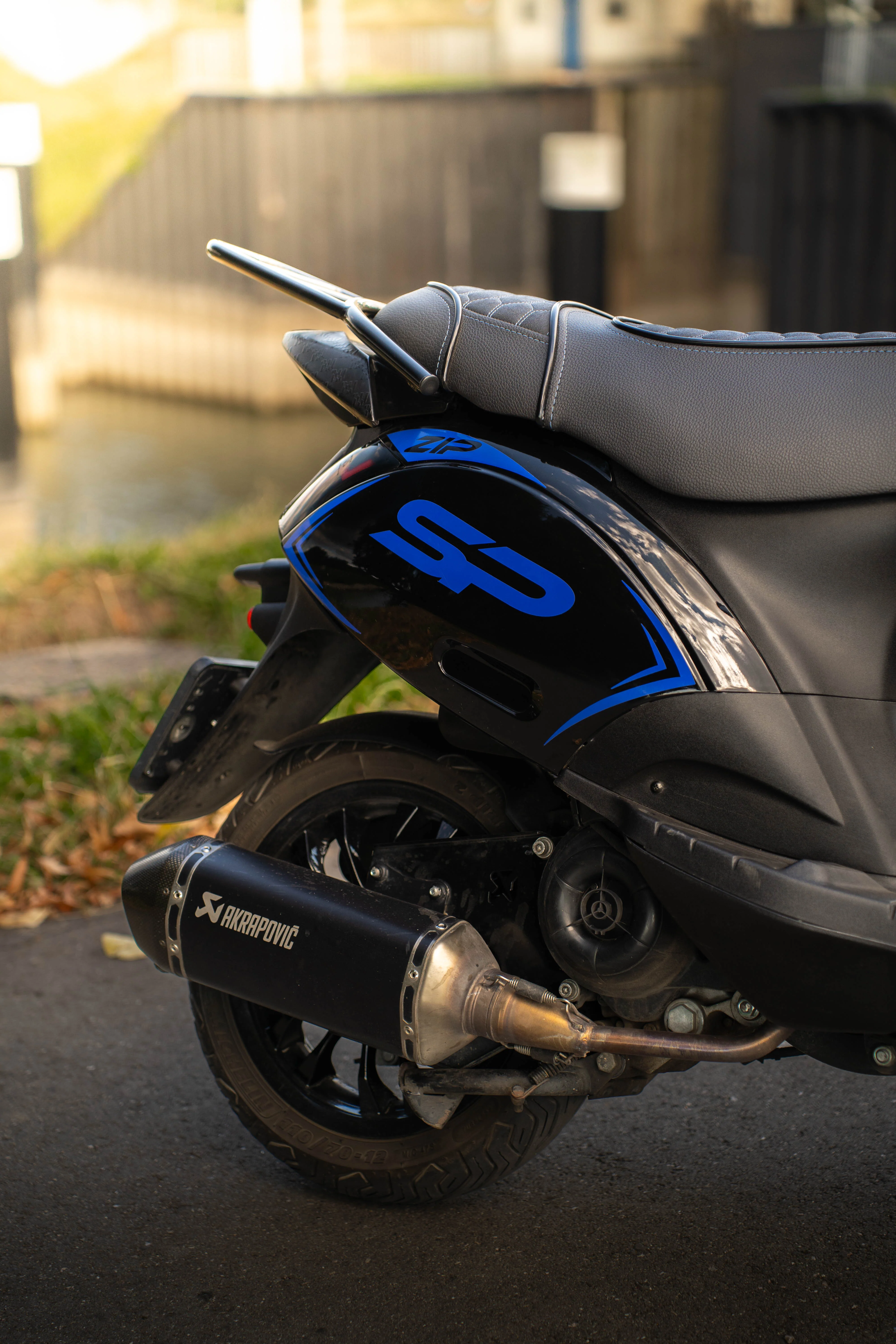 Akrapovic Uitlaat + Bocht Piaggio Zip / Vespa Sprint 4T3V IGET Euro 5 - Image 5