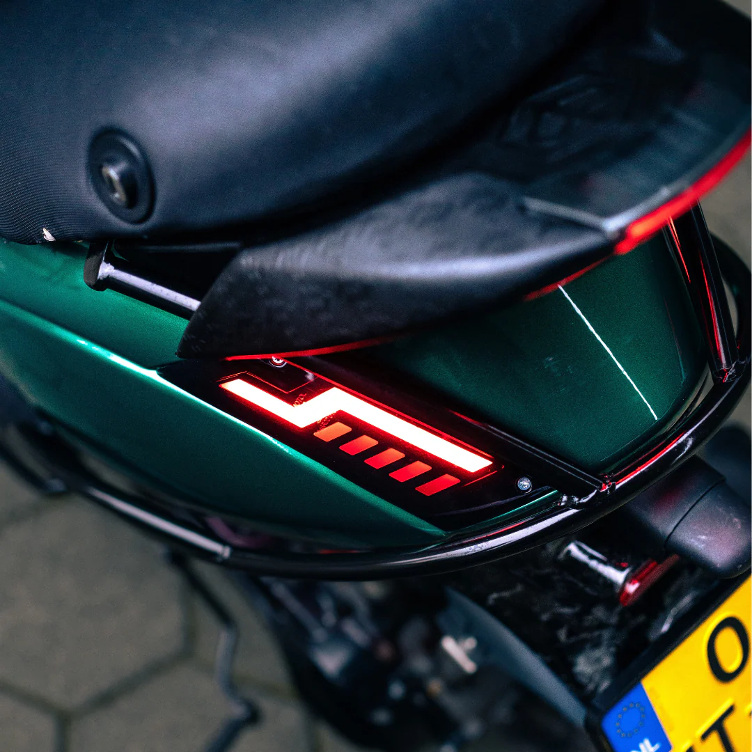 Alpha LED Piaggio Zip Voor/Achter Flow / Matrix - Image 4