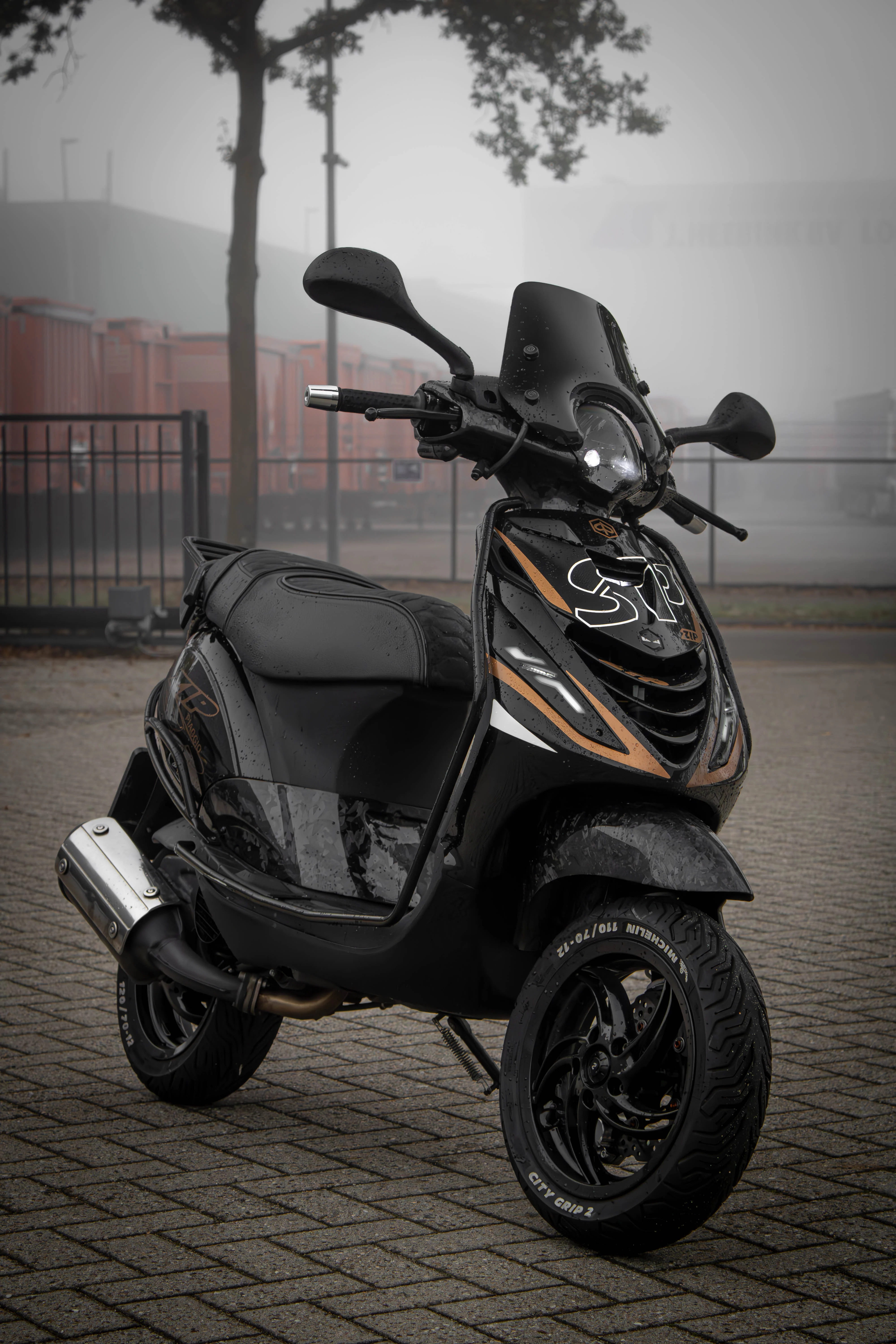 Fenom LED Set Voor / Achter Piaggio Zip Matrix - Image 2