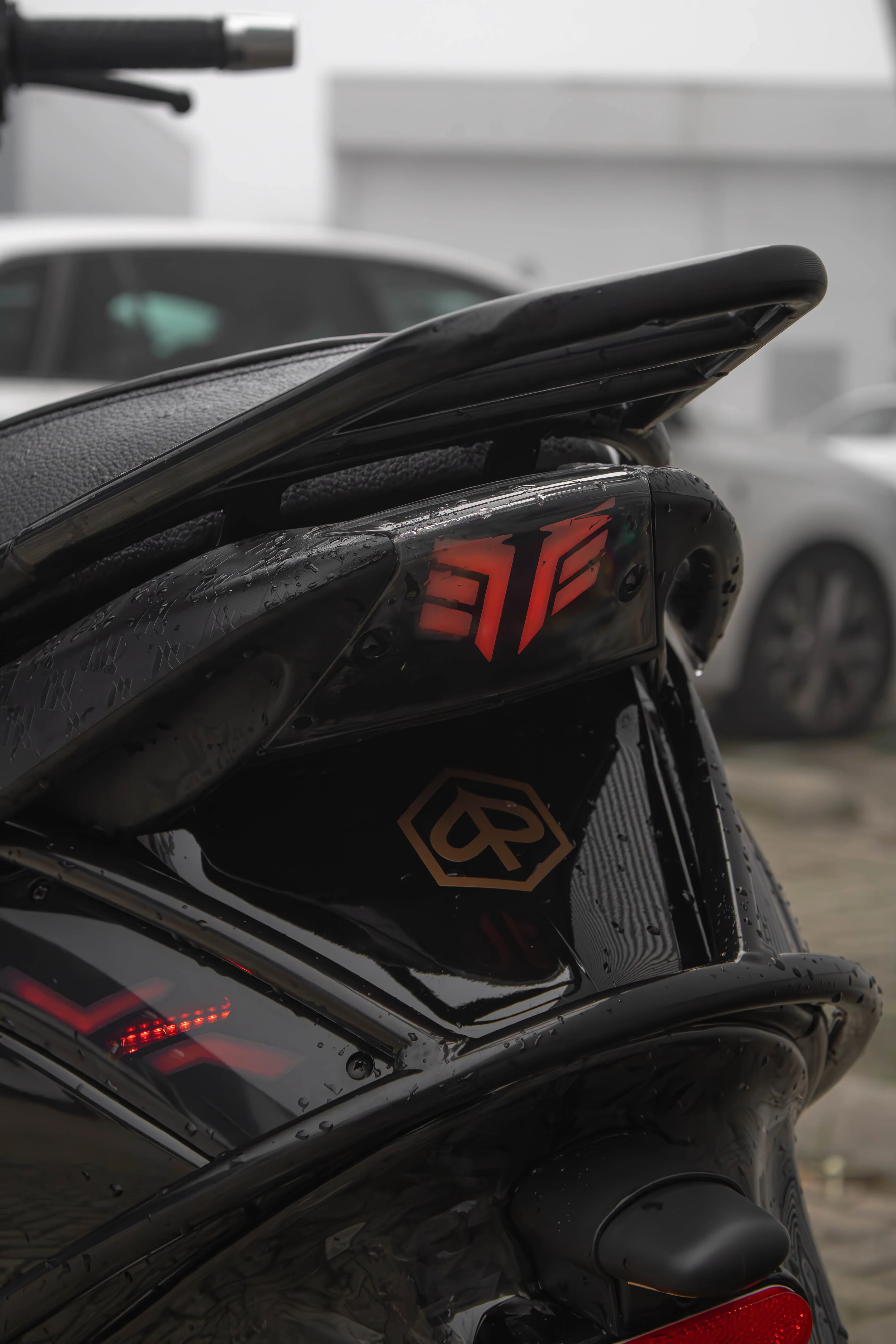 Fenom LED Set Voor / Achter Piaggio Zip Matrix - Image 5
