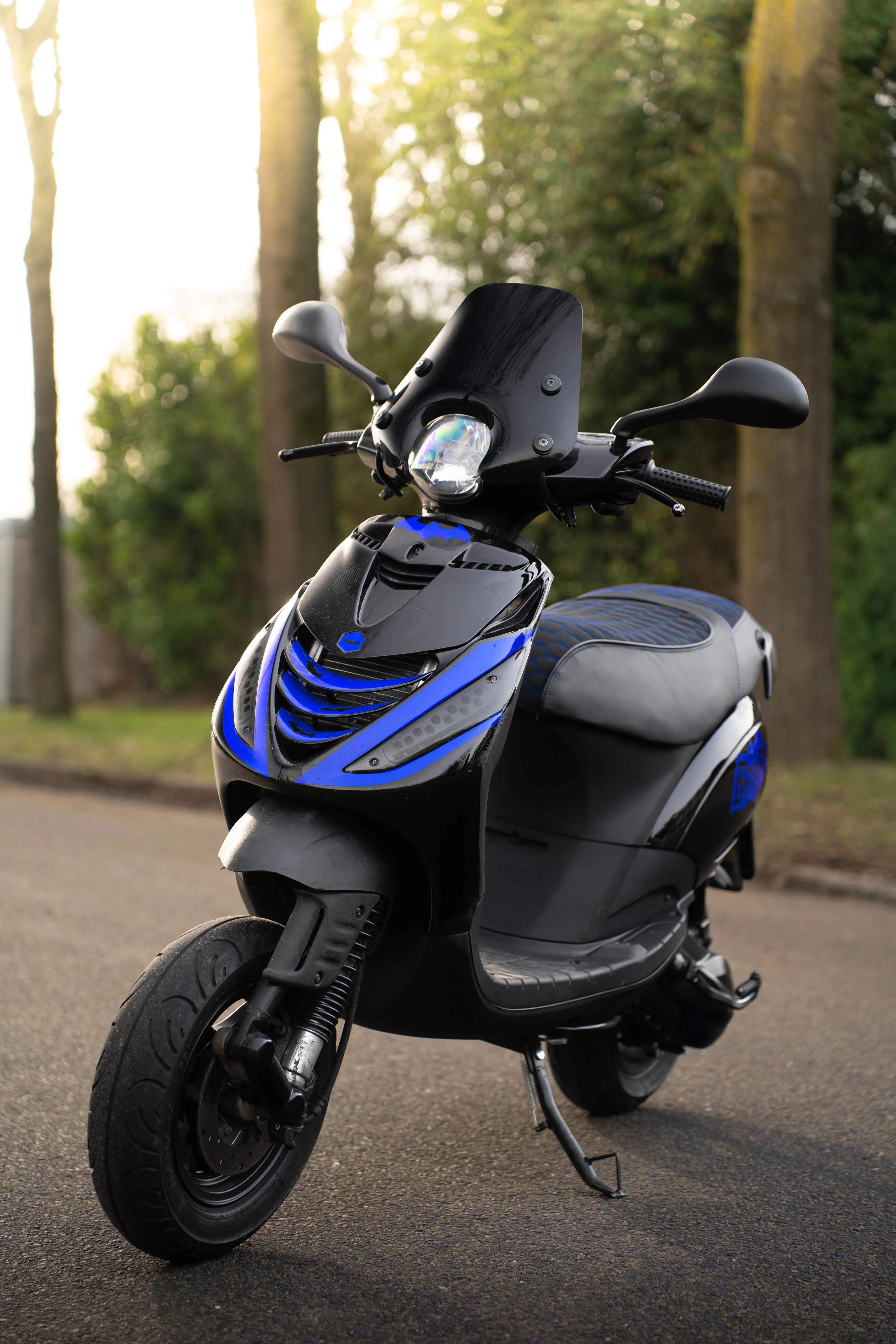 Fenom Zadelhoes Alcantara Look Blauw Piaggio Zip - Image 3