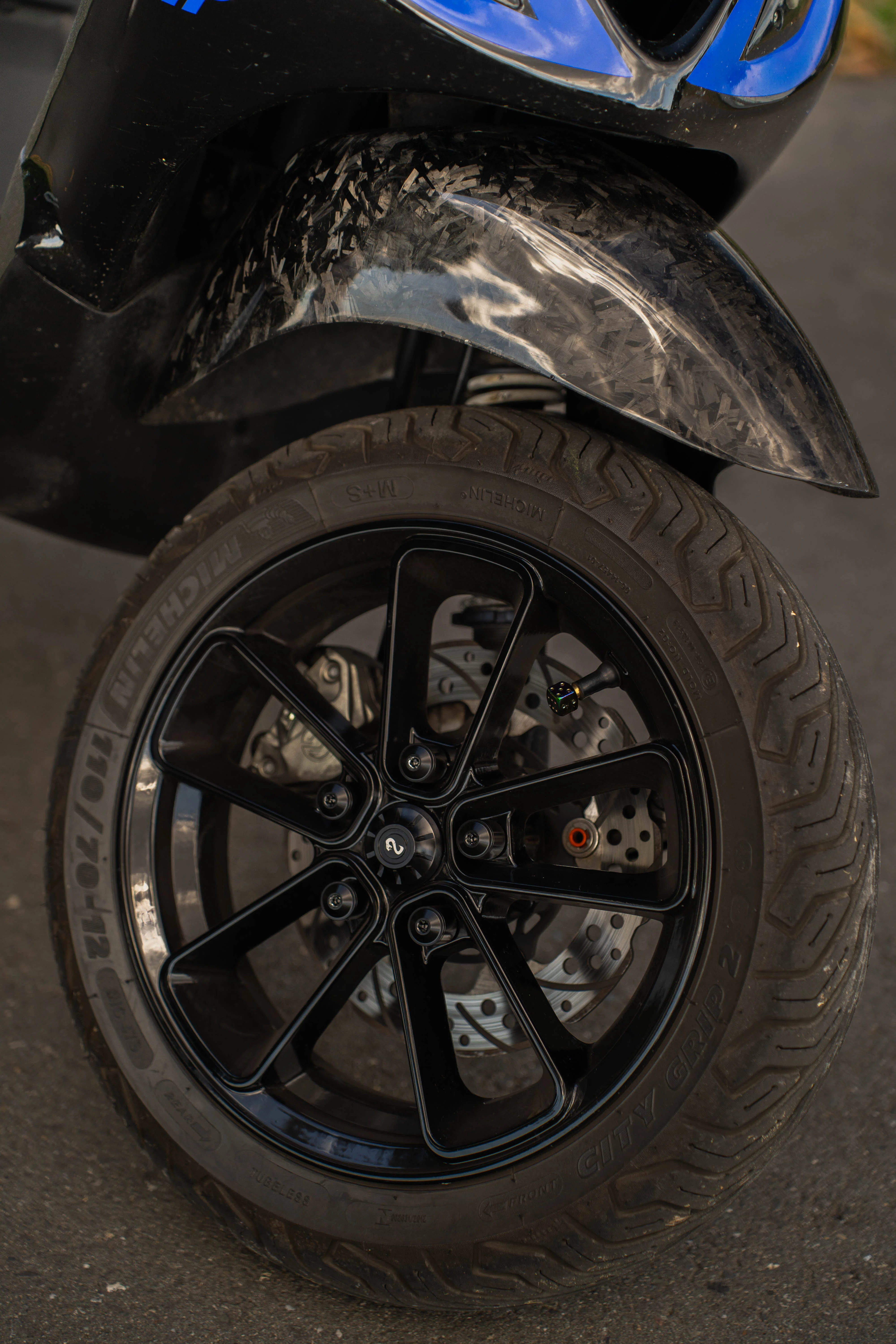 Velg SIP Series Pordoi 12 Inch Glans Zwart Vespa Sprint / Zip SP - Image 3