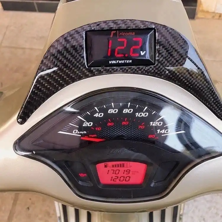 Carbon Voltmeterhouder Vespa Sprint / Primavera