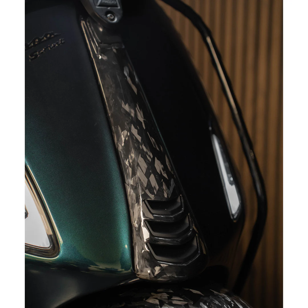 Forged Carbon Claxonneus Vespa Facelift Model - Image 3