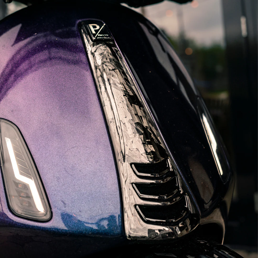 Forged Carbon Claxonneus Vespa Facelift Model - Image 4